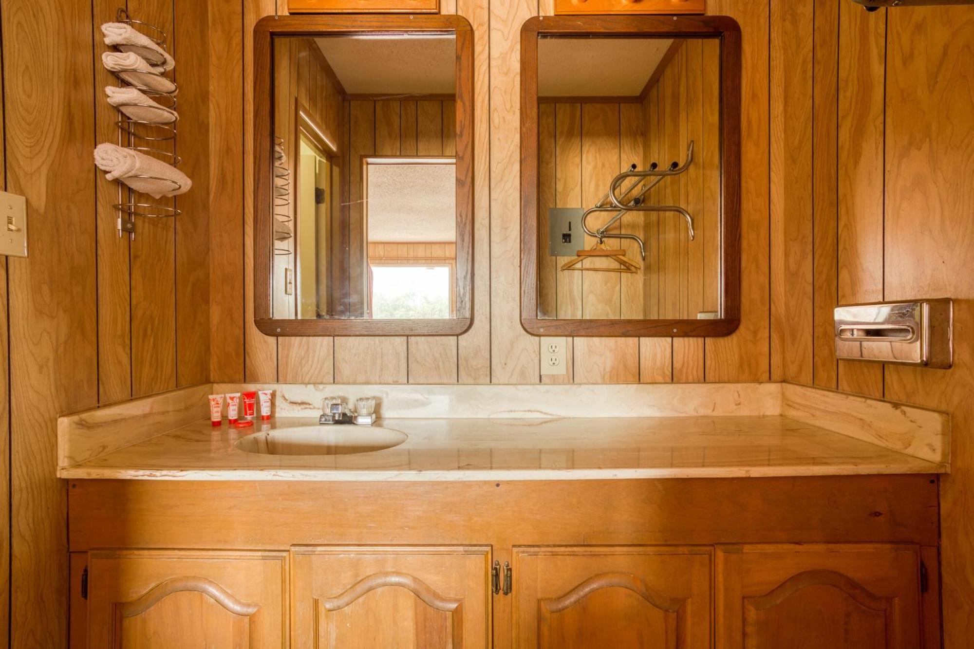 Oyo Hotel Breckenridge Tx Hubbard Creek Lake Bagian luar foto