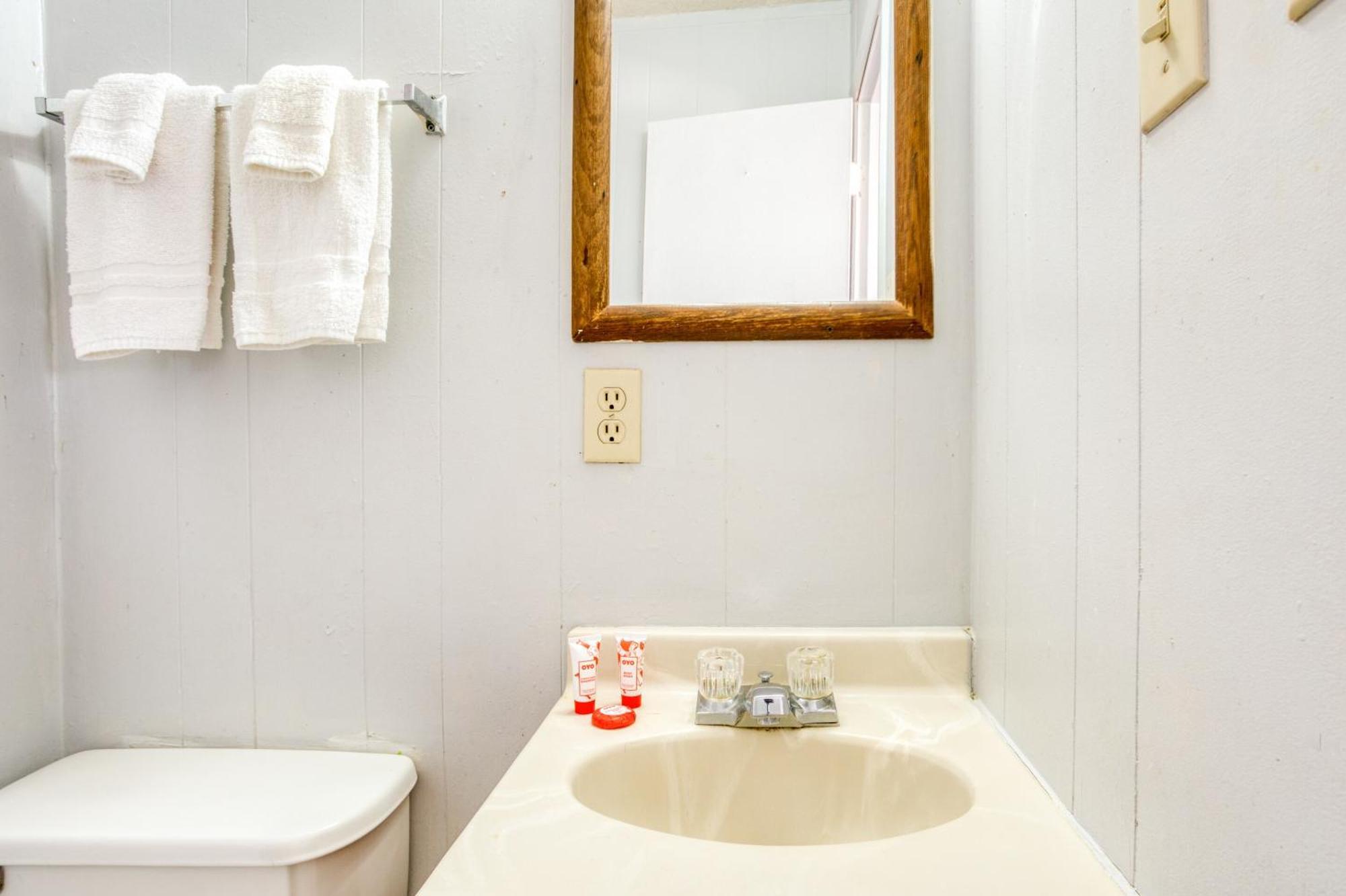 Oyo Hotel Breckenridge Tx Hubbard Creek Lake Bagian luar foto